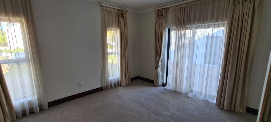 4 Bedroom Property for Sale in Croydon Vineyard Estate Western Cape